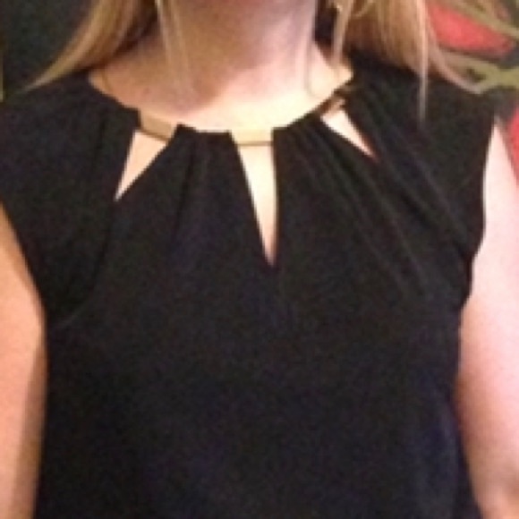 Jumpsuit with gold neckline - Picture 8 of 8